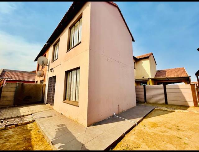 2 BEDROOM HOUSE FOR SALE IN VANDERBIJLPARK CE 3